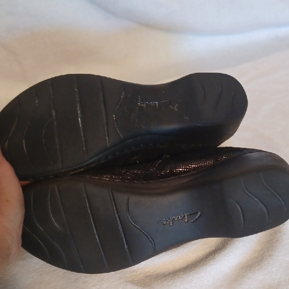 Clarks Slip On Shoes Black Size 9 - Picture 4 of 7